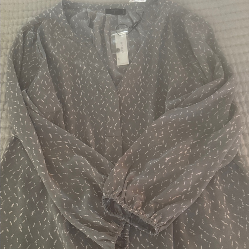 Tahari Gray Printed V-Neck Blouse